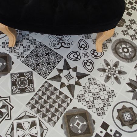 Sol Vinyle/PVC - Lame clipsable - carreaux de ciment blanc et noir LISBONNE - Decotile par Kalinafloor Sol Vinyle/PVC - Lame clipsable - carreaux de ciment blanc et noir LISBONNE - Decotile par Kalinafloor