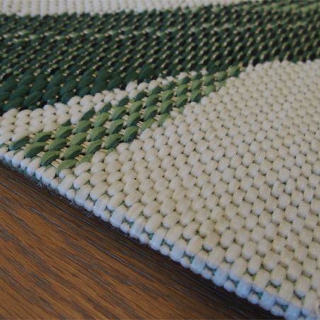 Tapis de salon - 140x200cm - Animal / Végétal vert fond écru STAR par Balta Tapis de salon - 140x200cm - Animal / Végétal vert fond écru STAR par Balta