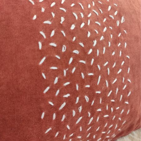 Coussin ethnique terre de sienne et écru - 30x70cm - VELOURS GRAIN par Amadeus