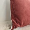 Coussin ethnique terre de sienne et écru - 30x70cm - VELOURS GRAIN par Amadeus