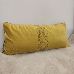 Coussin ethnique moutarde et bleu nuit - 30x70cm - VELOURS GRAIN par Amadeus