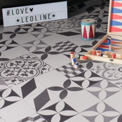 Sol Vinyle/PVC - 2m - carreaux de ciment noir et blanc FELIZ 595 - Smart Bingo par IVC