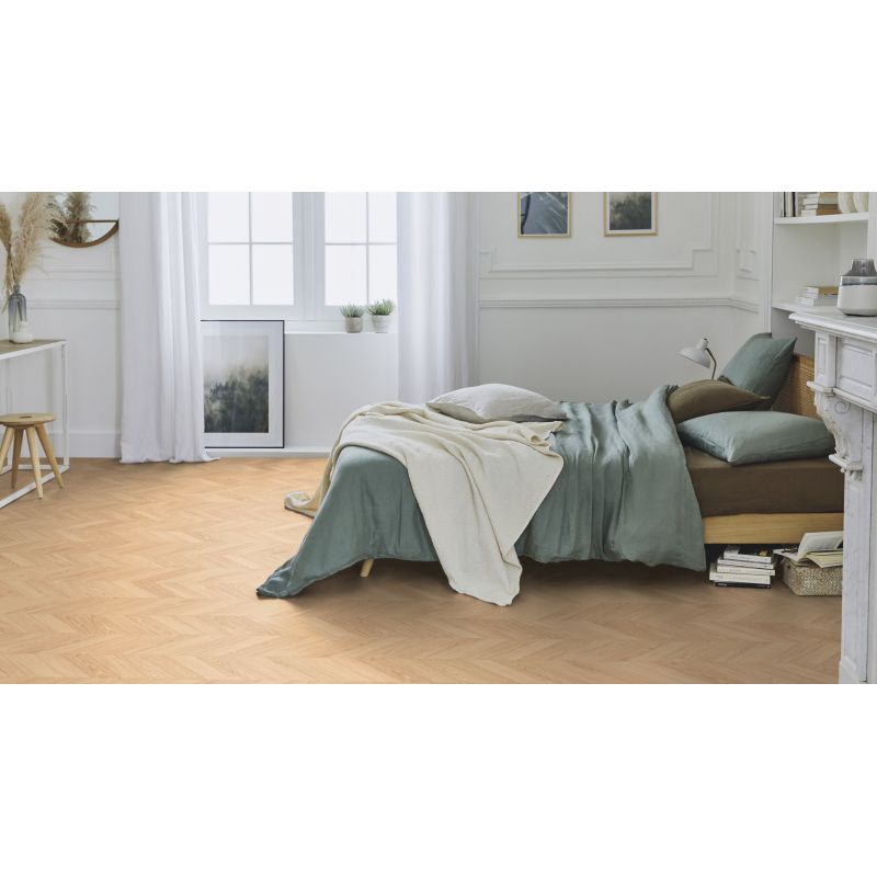Sol Vinyle/PVC - 4m - parquet chevron clair et cérusé CHEVRON CLASSIC COTTON - Iconik Confort par Tarkett