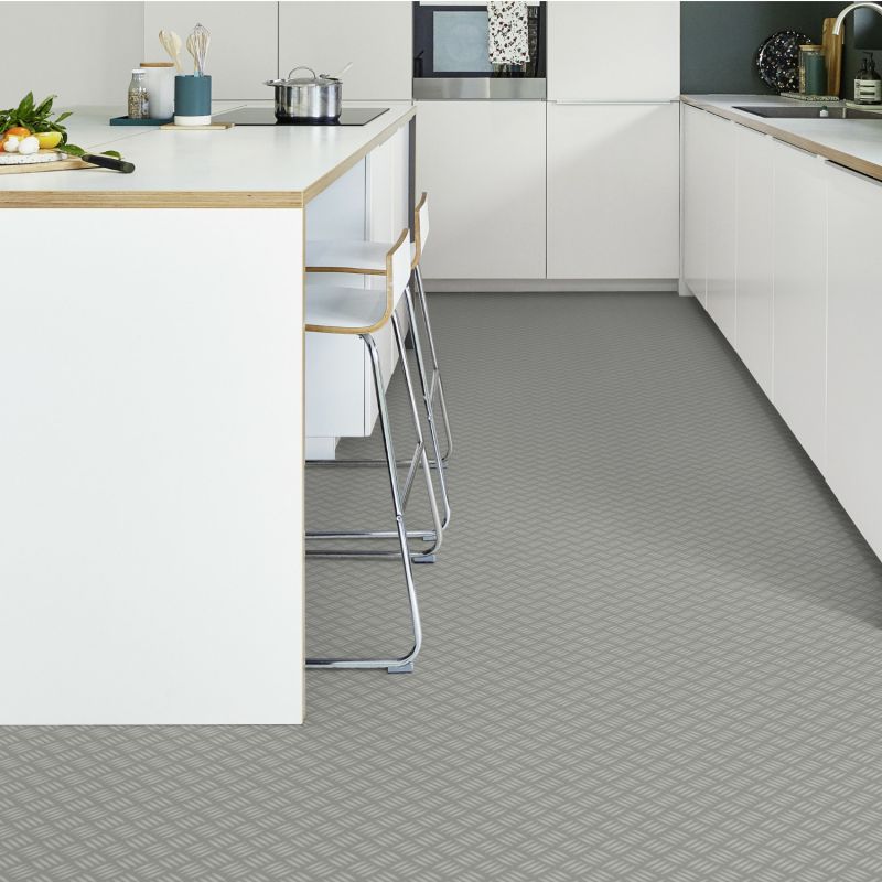 Sol Vinyle/PVC - 2m - tôle striée gris clair et métalisé METALLICA GREY - Iconik Life par Tarkett