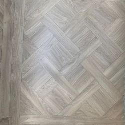 Sol Vinyle/PVC - 2m - marqueterie gris clair et cérusé PARQUET VERSAILLES - Resist par Tarkett