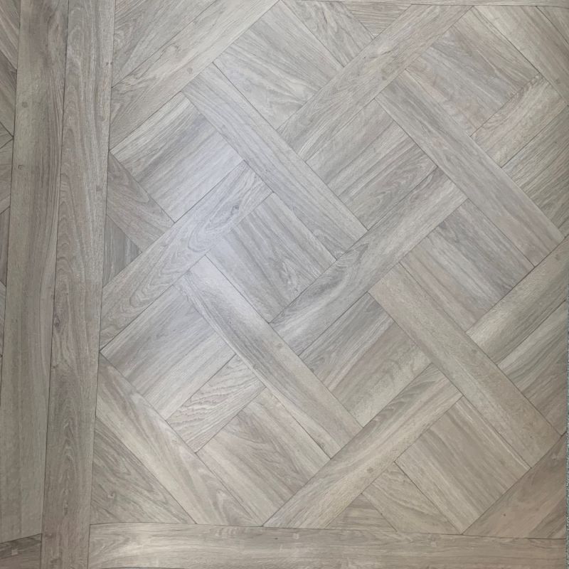 Sol Vinyle/PVC - 2m - marqueterie gris clair et cérusé PARQUET VERSAILLES - Resist par Tarkett