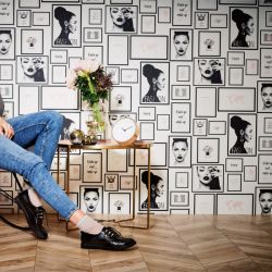 Papier peint vinyle sur intissé trompe l'œil noir et rose LOLA PARIS - Metropolitan Stories 2 par As Creation - 36918-1